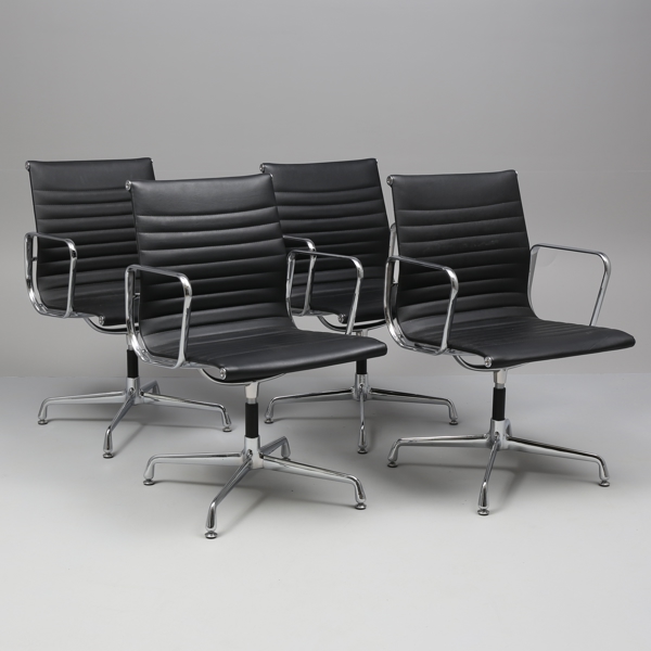 CHAIRS, 4 pcs, copies of Charles & Ray Eames office chair Aluminum EA 108 / STOLAR, 4st, kopior av Charles & Ray Eames kontorsstol Aluminium EA 108.

Good condition / Bra skick_1253a_lg.jpeg