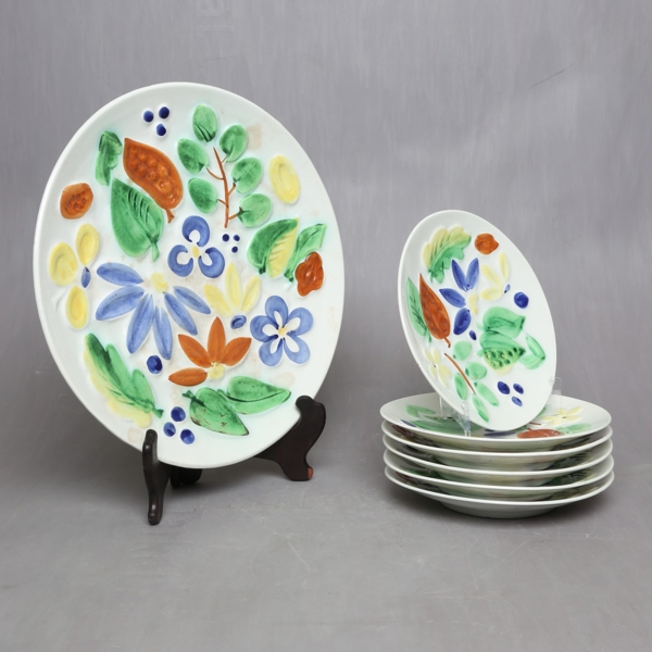 PLATE WITH AND SMALLER PLATES, 7 parts, glazed ceramic, Uppsala Ekeby - Gefle / FAT MED ASSIETTER, 7 delar, glaserad keramik, Uppsala Ekeby - Gefle_1291a_lg.jpeg